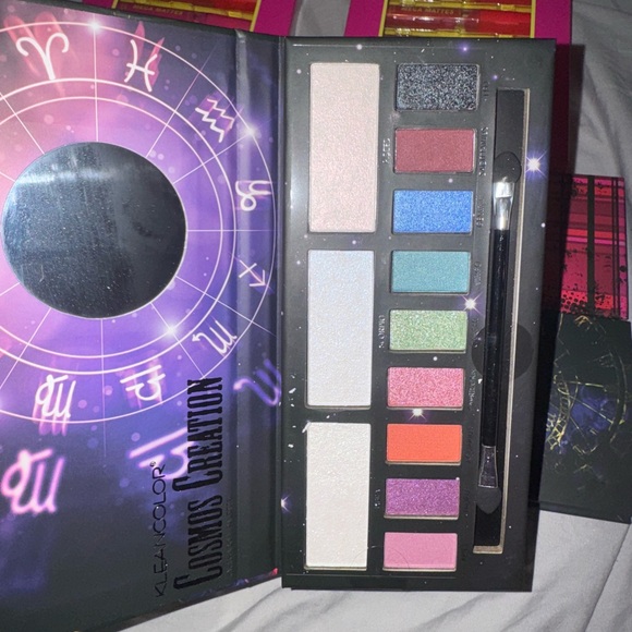 Makeup Bundle - Picture 2 of 3